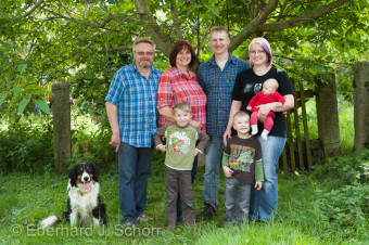 Familie Klischewski, Großeltern Hans und Erika, Sohn Markus mit Frau und den drei Enkelkindern